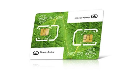 Zwei SIM-Karten mit der Aufschrift Green SIM by G+D Eco Card